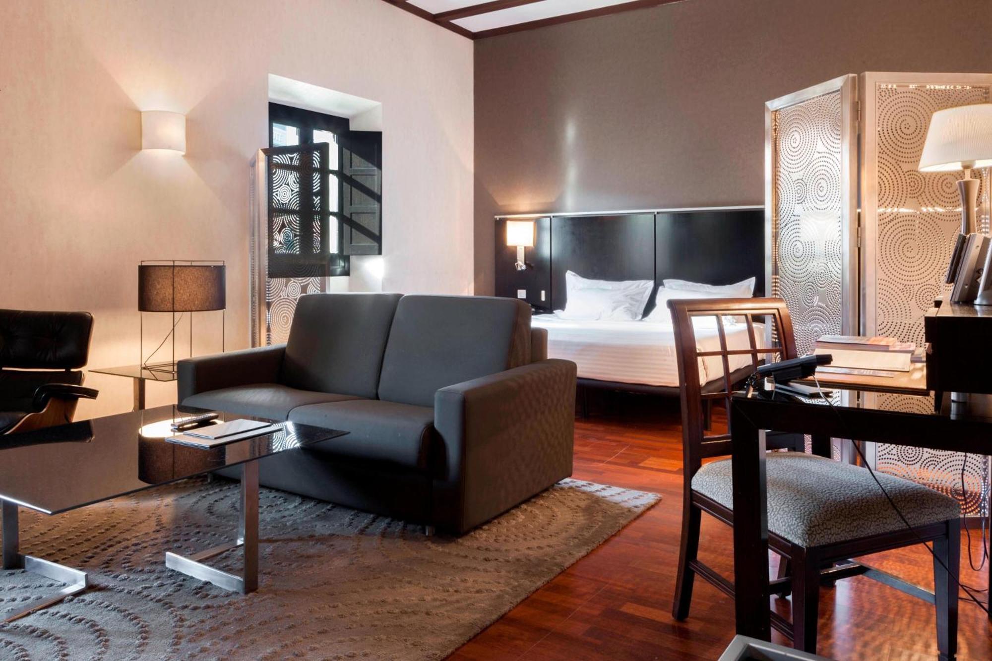 Ac Hotel Palacio De Santa Ana By Marriott Valladolid Exterior photo Suite at the Hotel